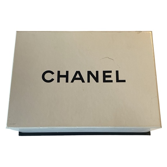 CHANEL large zip around wallet. NWT. - Picture 12 of 12